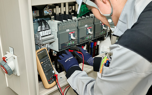 電力設備の保守、点検業務